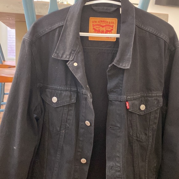 Levi’s Jean Jacket - Picture 4 of 6